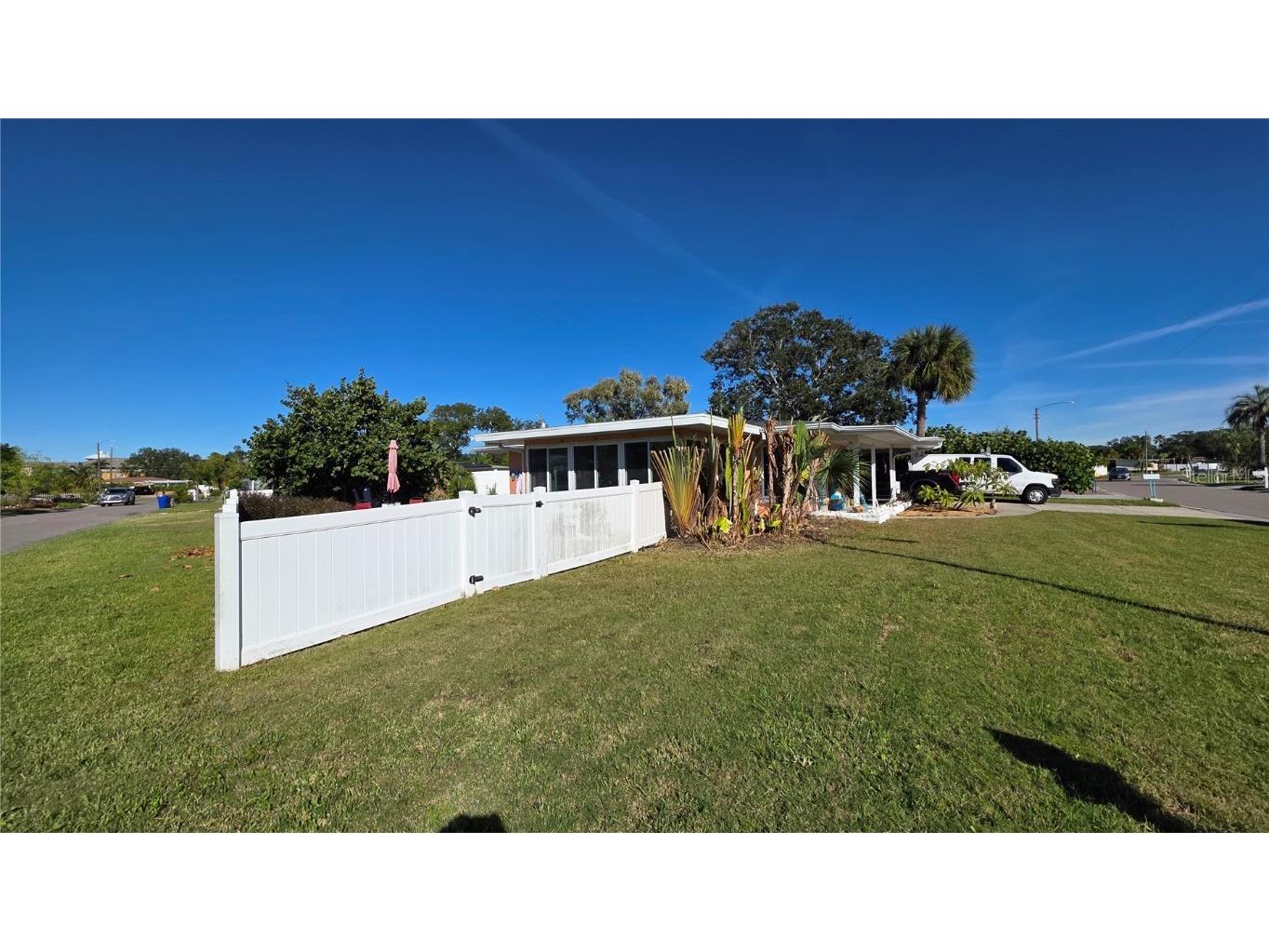 552 Trade Winds Drive Dunedin FL 34698 TB8321906 image15