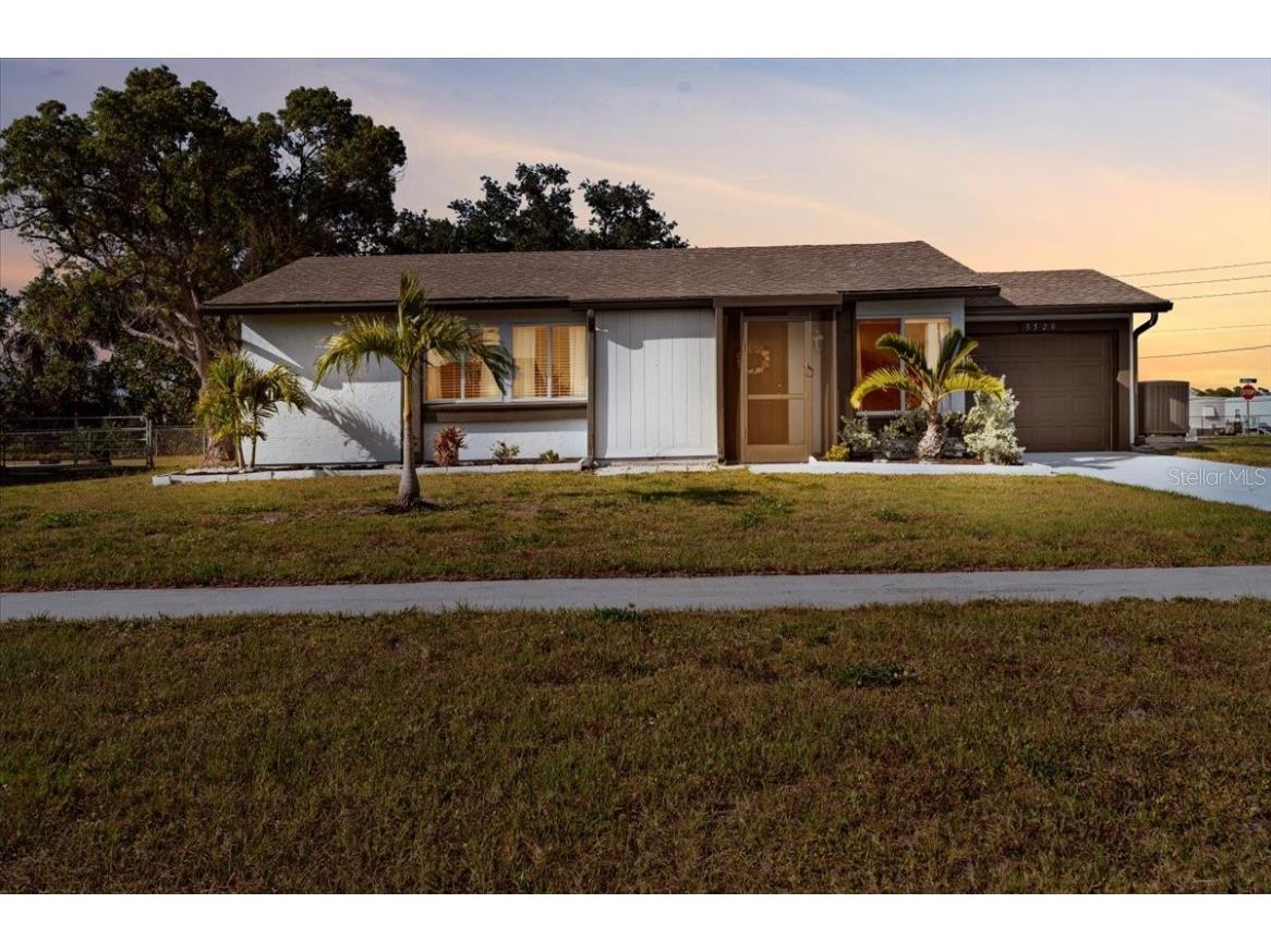5520 Kenwood Drive North Port FL 34287 C7509081 image1