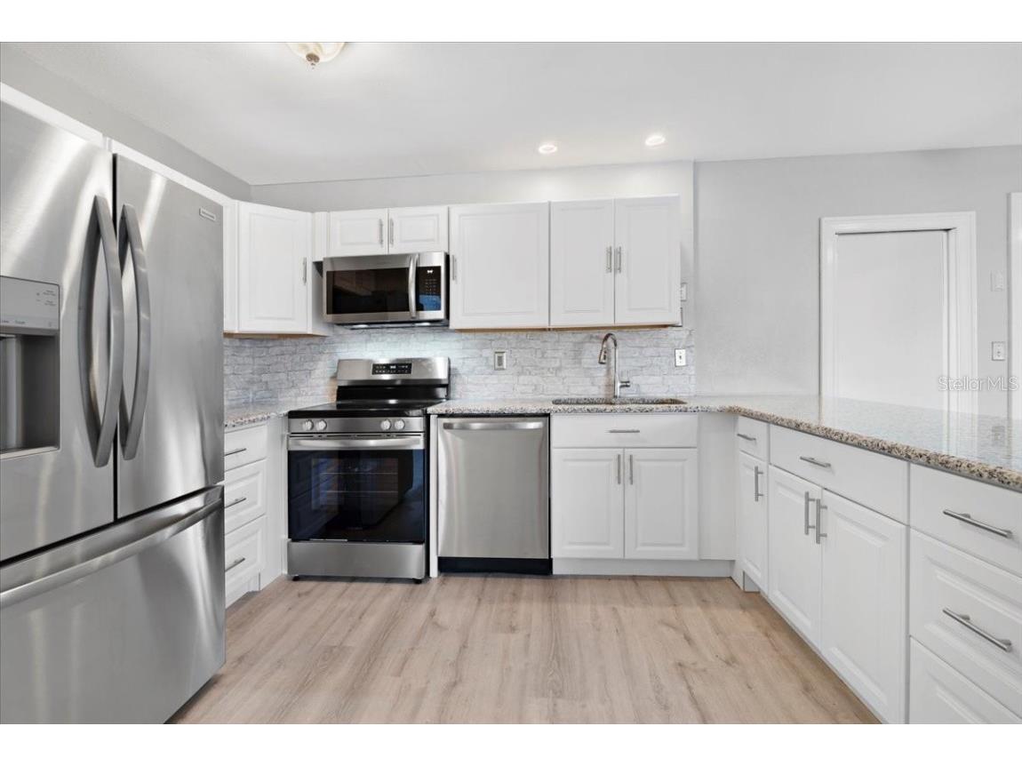 5520 Kenwood Drive North Port FL 34287 C7509081 image10