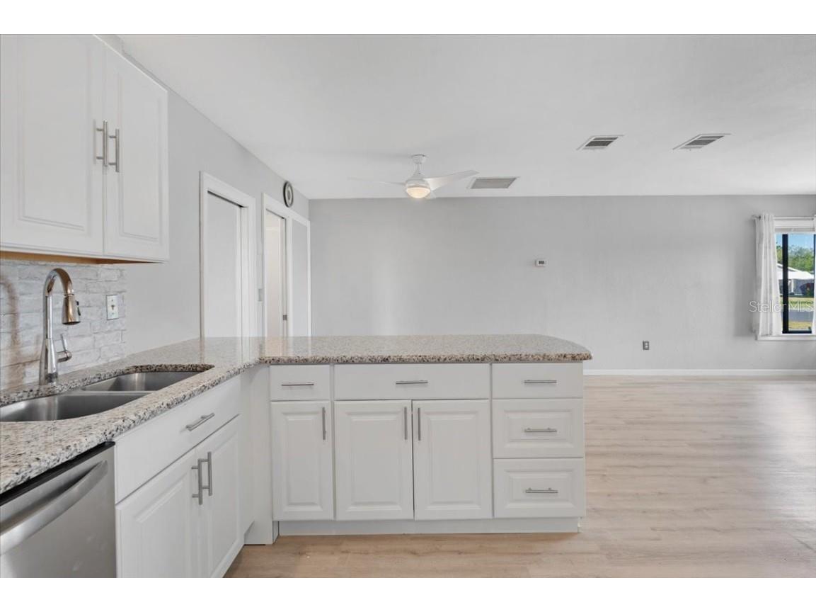 5520 Kenwood Drive North Port FL 34287 C7509081 image12