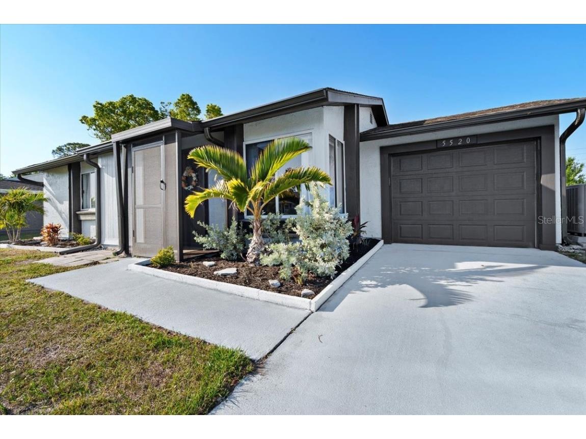 5520 Kenwood Drive North Port FL 34287 C7509081 image3