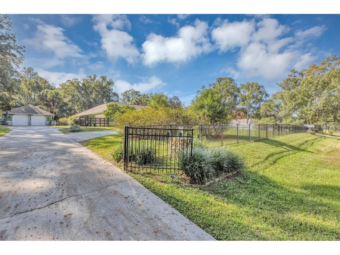 5520 NE 2nd Lane Ocala FL 34470 OM714088 image2