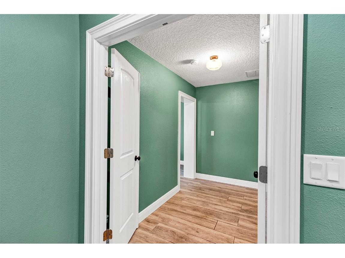 5520 NE 2nd Lane Ocala FL 34470 OM714088 image27