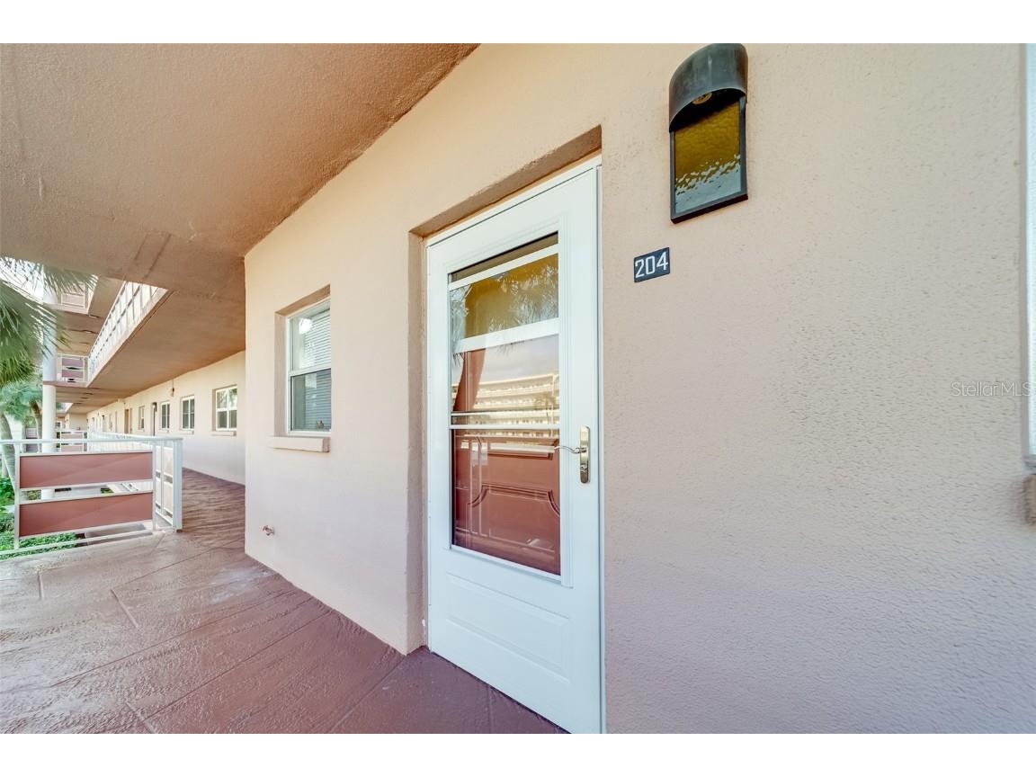 5521 80th St N Street N #204 Saint Petersburg FL 33709 U8187277 image1