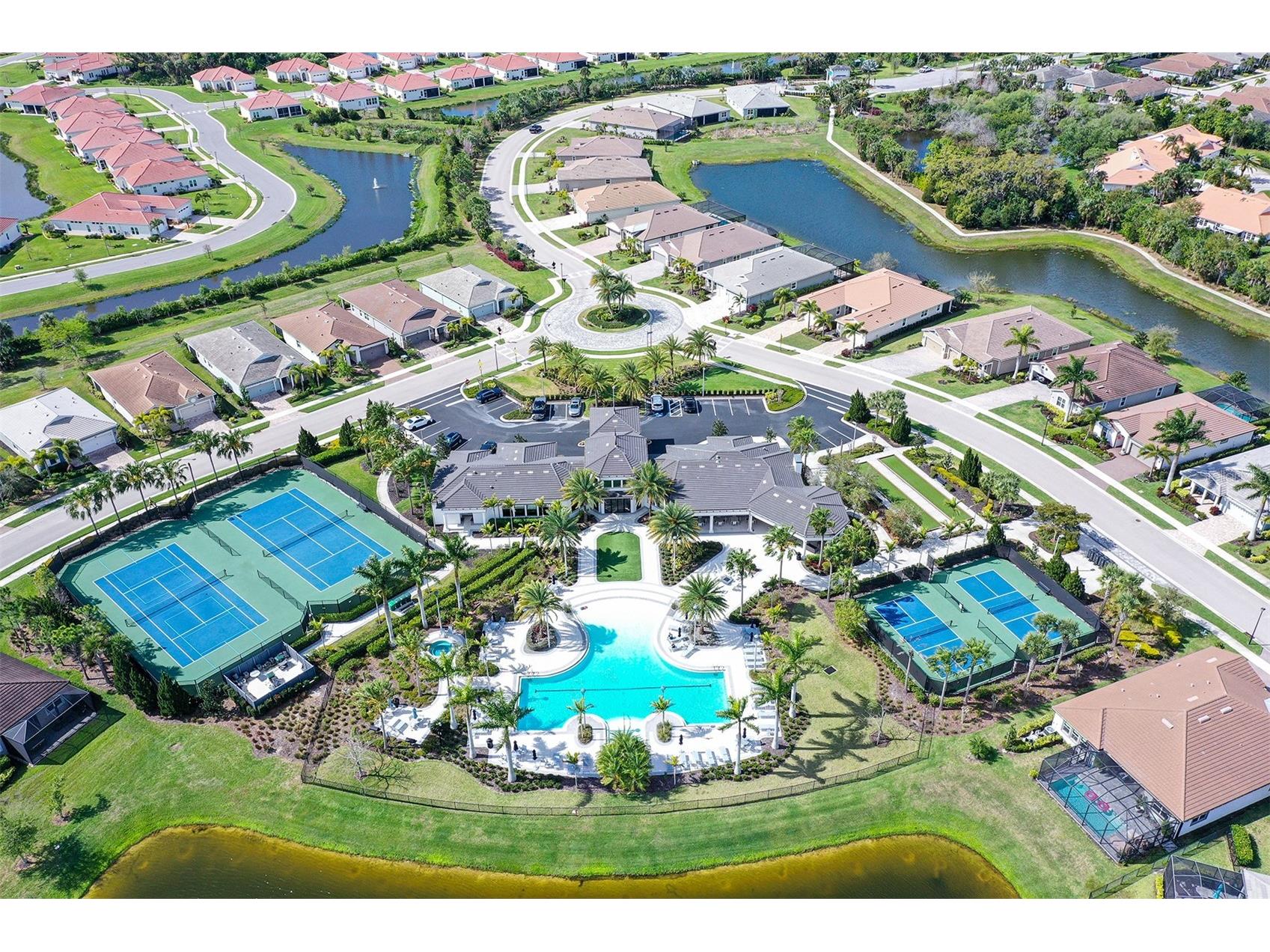 5521 Blue Water Boulevard Sarasota FL 34238 A4687351 image32