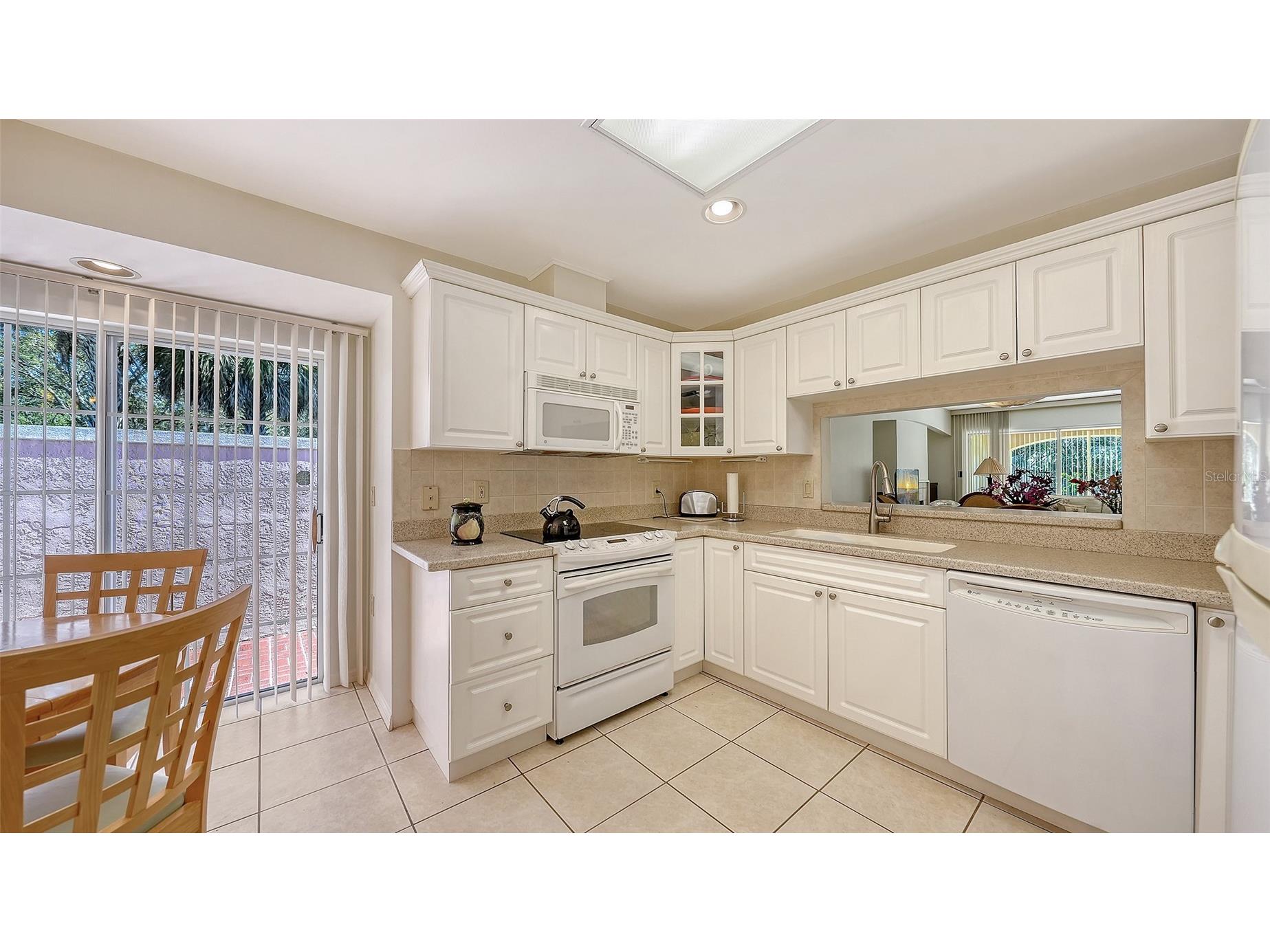 5521 Chanteclaire #21 Sarasota FL 34235 A4684320 image17