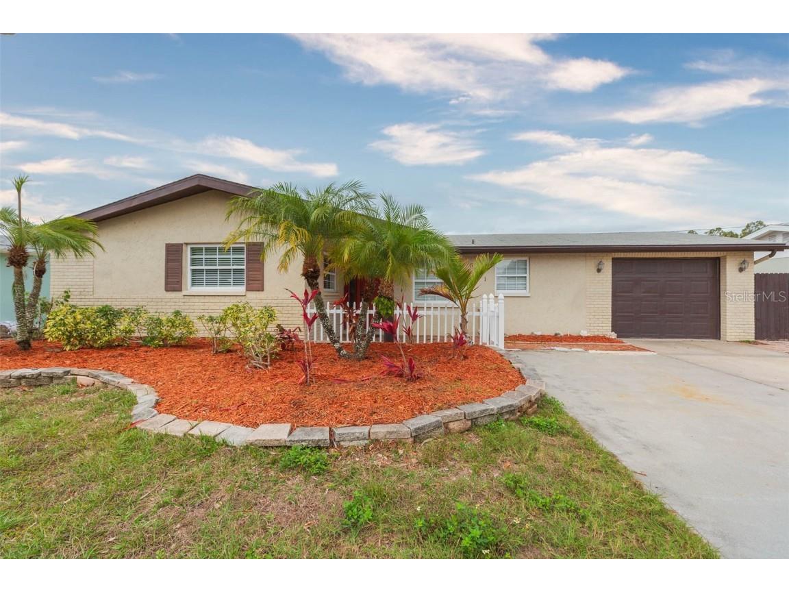 5521 Flora Avenue Holiday FL 34690 W7860716 image1