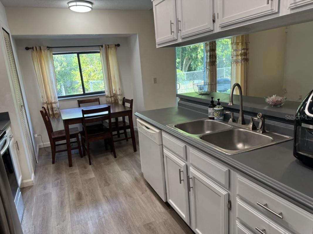 5523 Westview Drive Orlando FL 32810 A4695967 image3