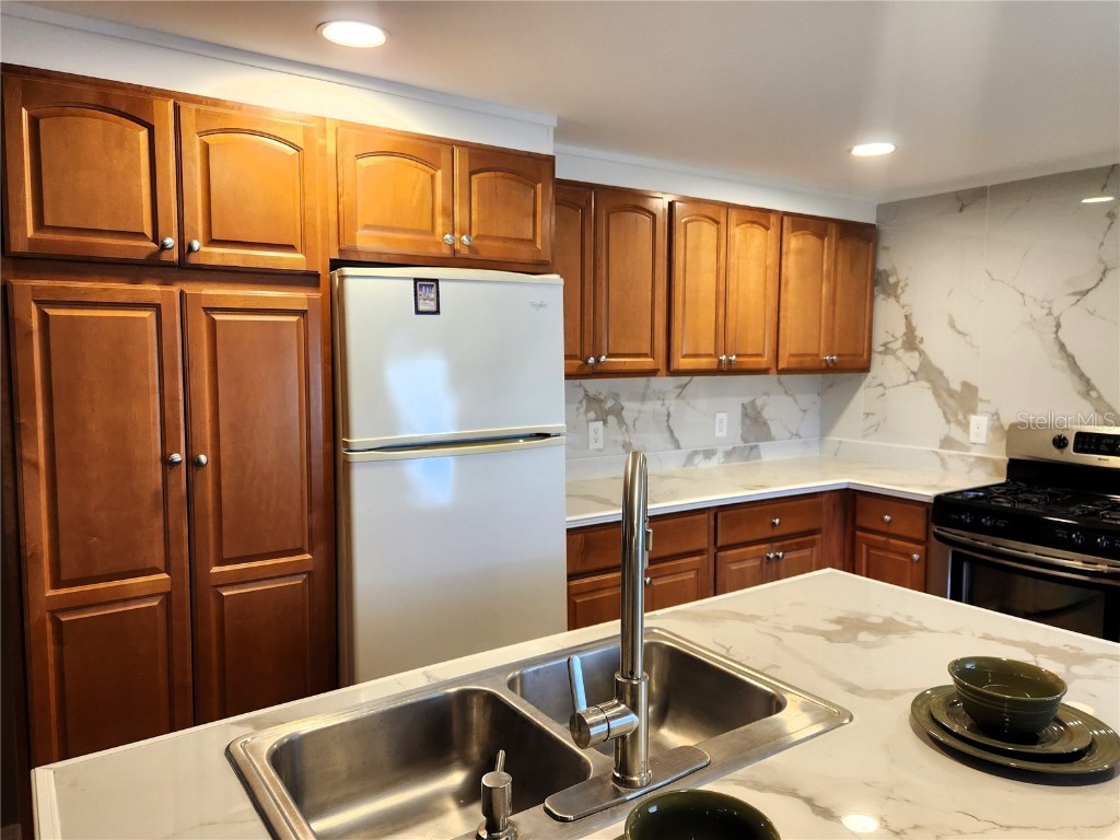 5524 Holiday Park Boulevard North Port FL 34287 C7514918 image10