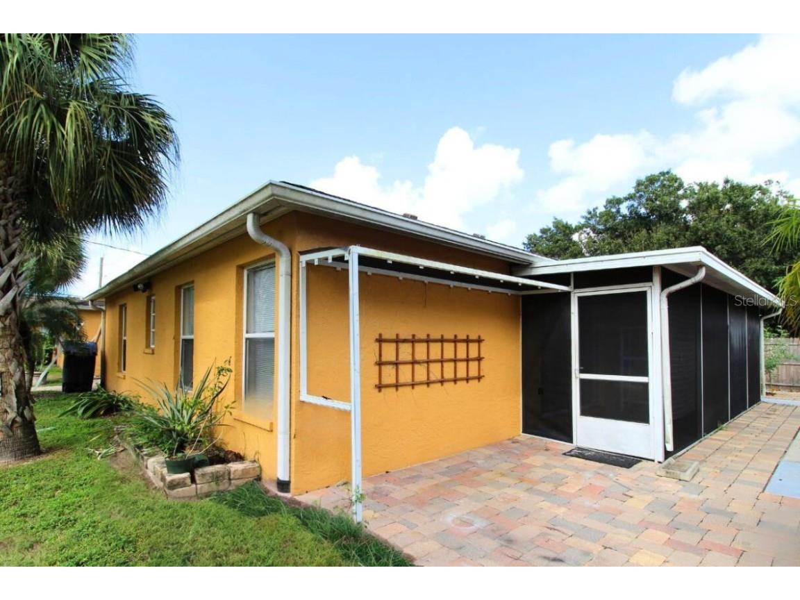 5525 Palmer Boulevard #B Sarasota FL 34232 A4668804 image1