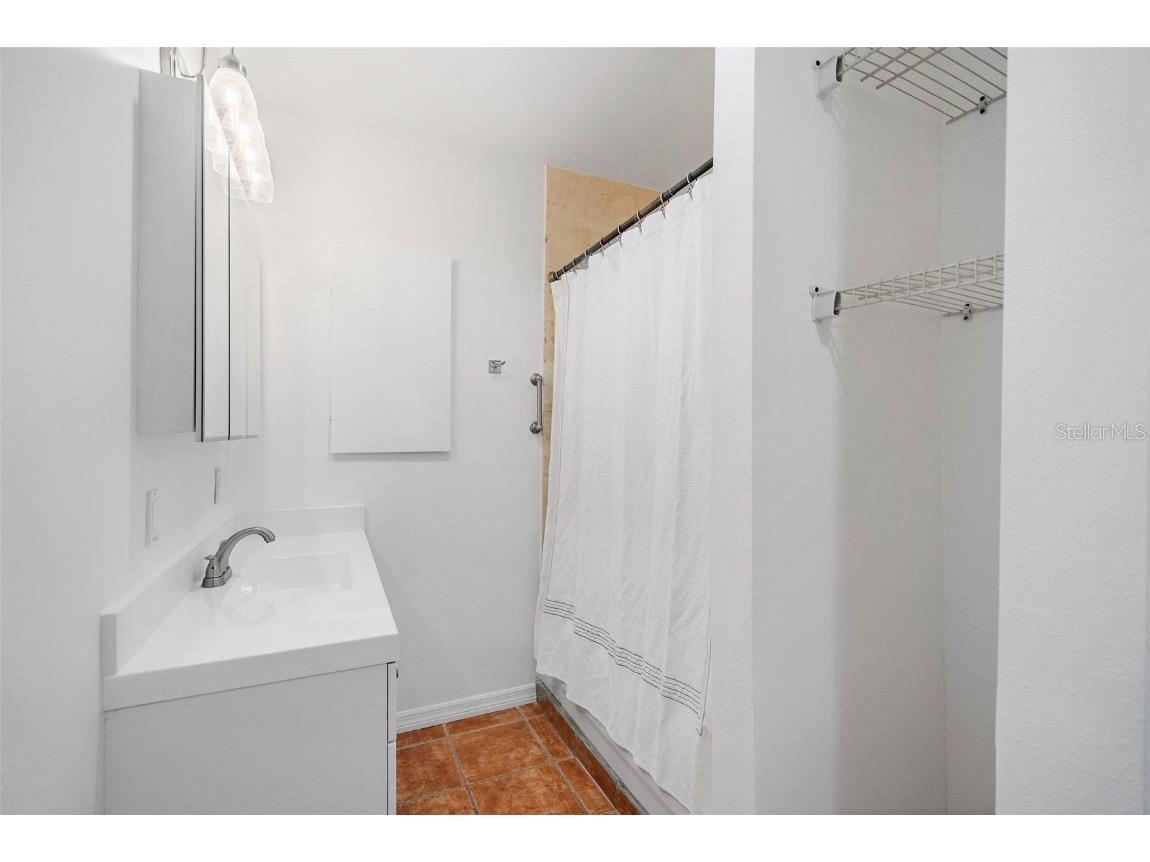 5525 Pine Circle NE Saint Petersburg FL 33703 TB8411448 image10