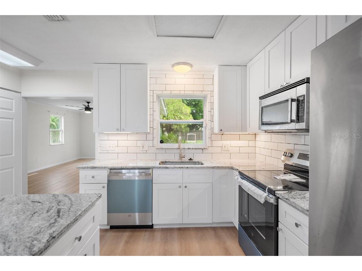 5525 Pine Circle NE Saint Petersburg FL 33703 TB8411448 image6