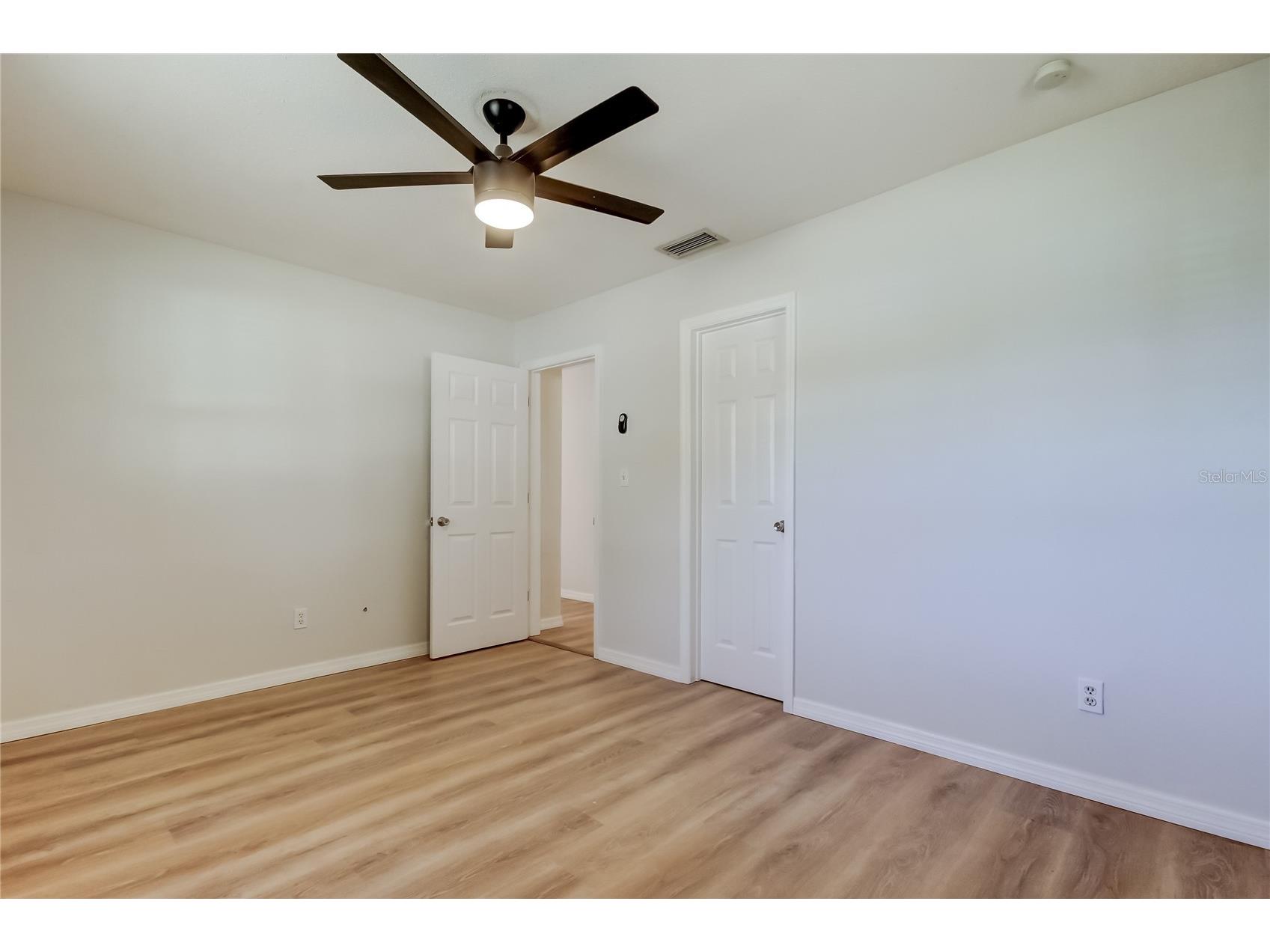 5525 Pine Circle NE Saint Petersburg FL 33703 TB8465029 image12