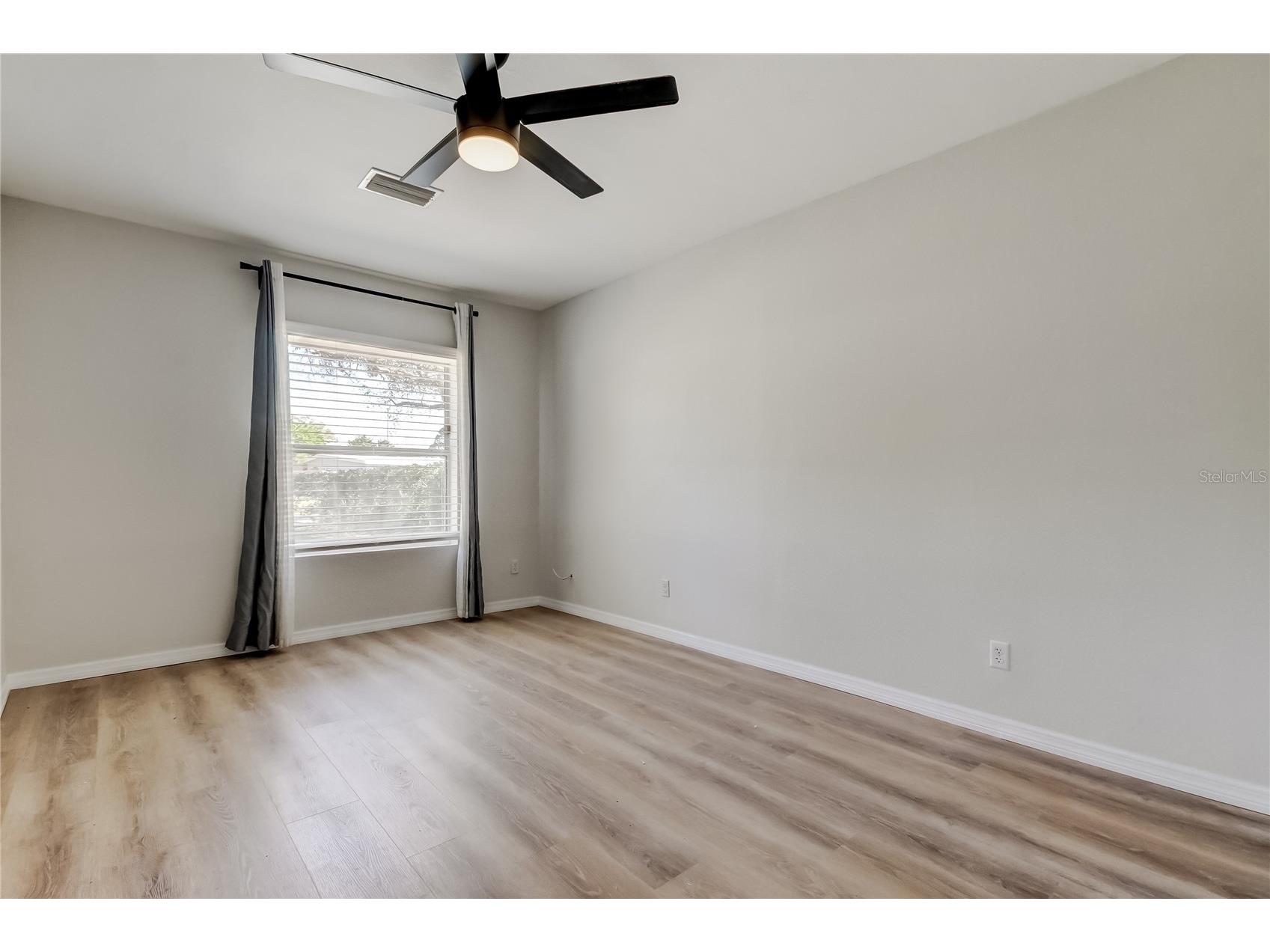 5525 Pine Circle NE Saint Petersburg FL 33703 TB8465029 image18