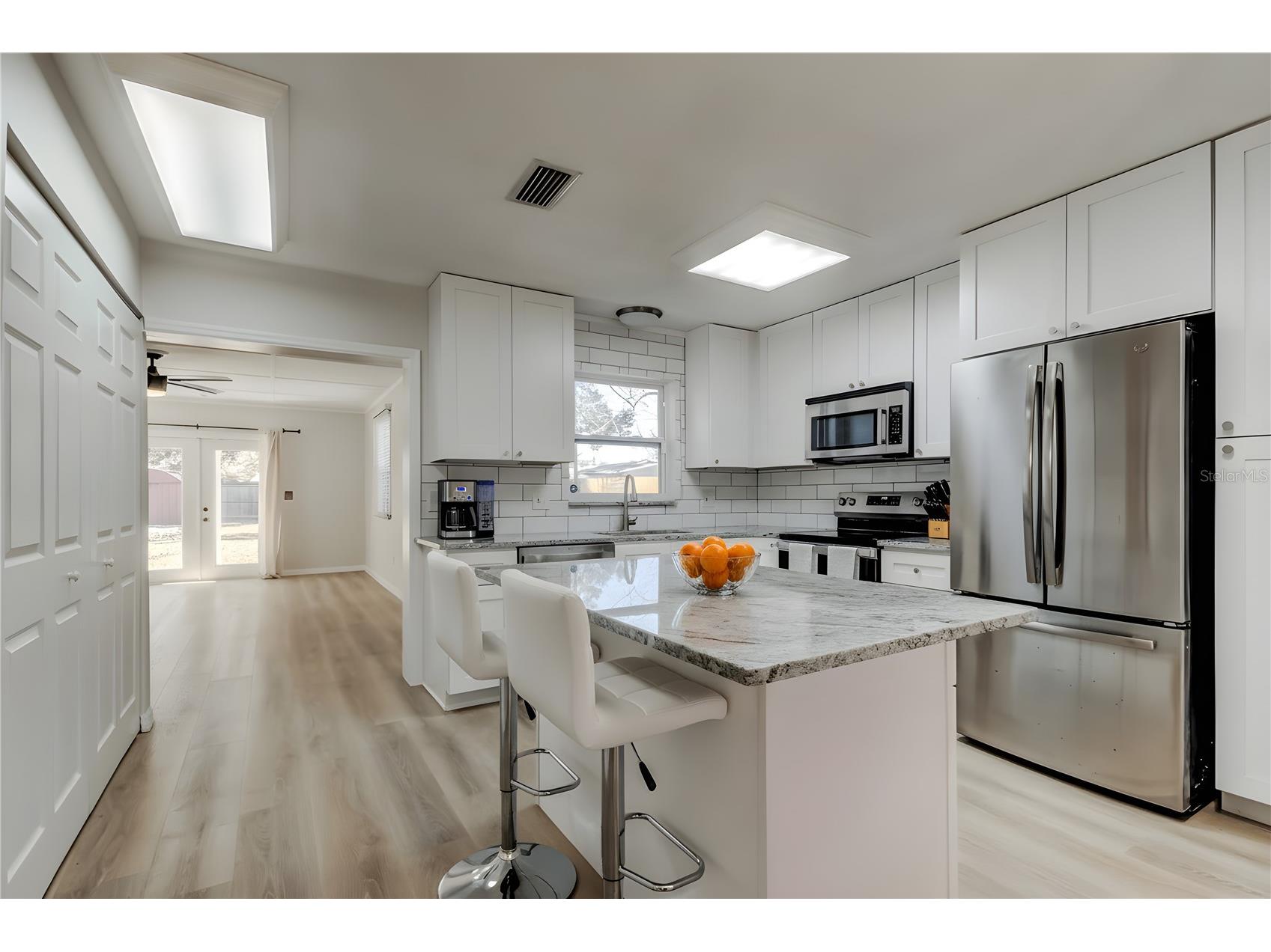 5525 Pine Circle NE Saint Petersburg FL 33703 TB8465029 image7