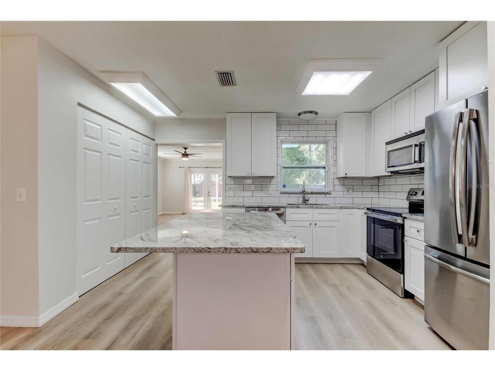 5525 Pine Circle NE Saint Petersburg FL 33703 TB8465029 image8