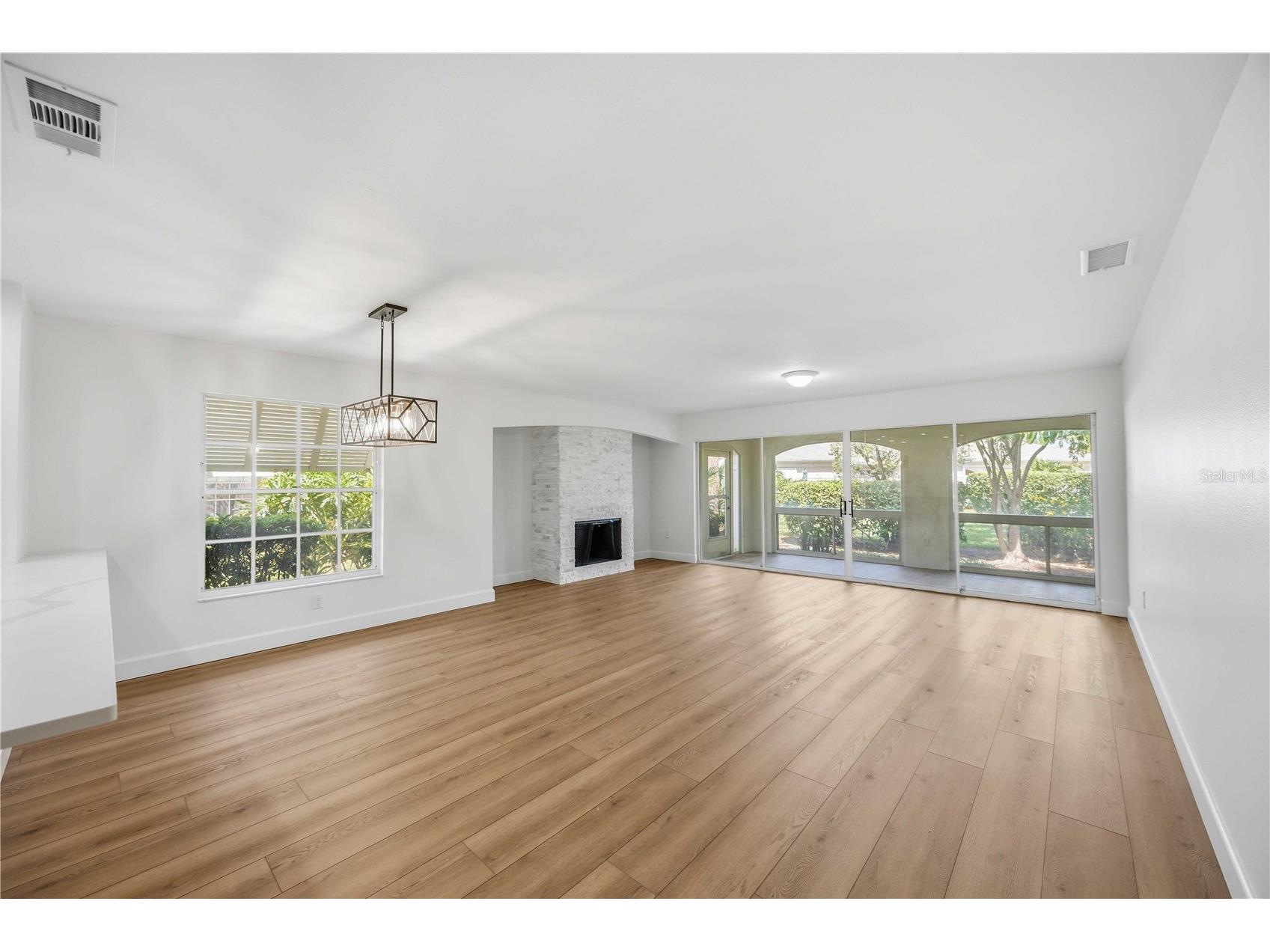 5526 Chanteclaire #31 Sarasota FL 34235 A4689277 image9