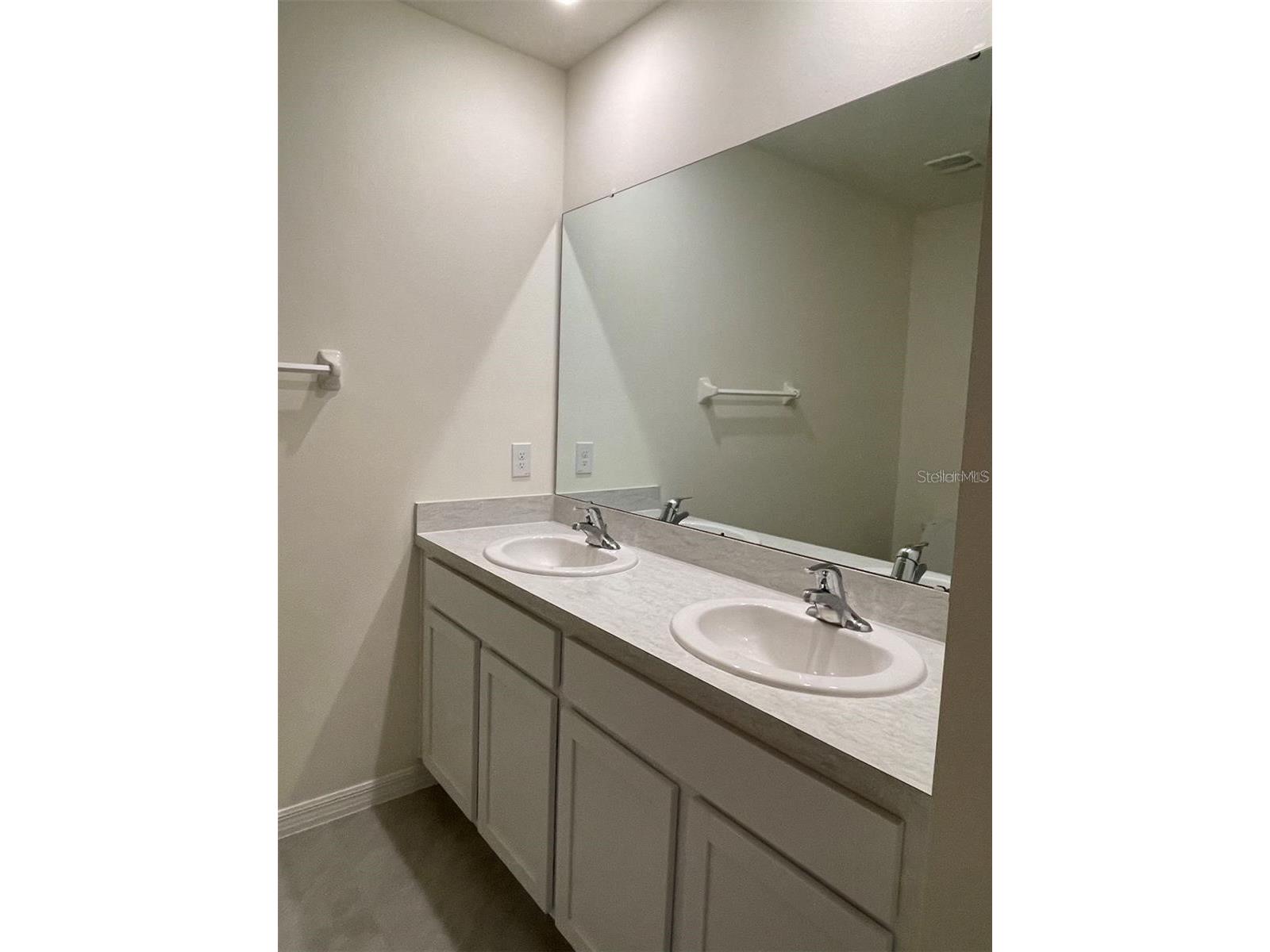5526 Oxford Gray Road Wesley Chapel FL 33545 TB8514988 image7