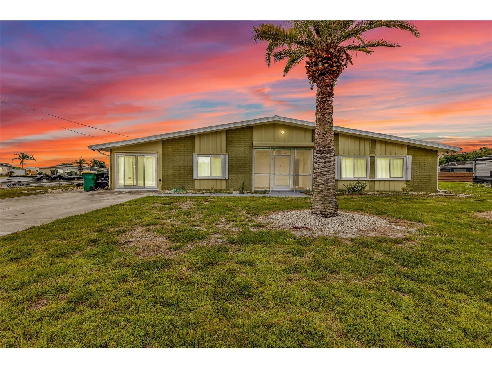 5527 Fairway Drive S Punta Gorda FL 33982 C7525164 image1
