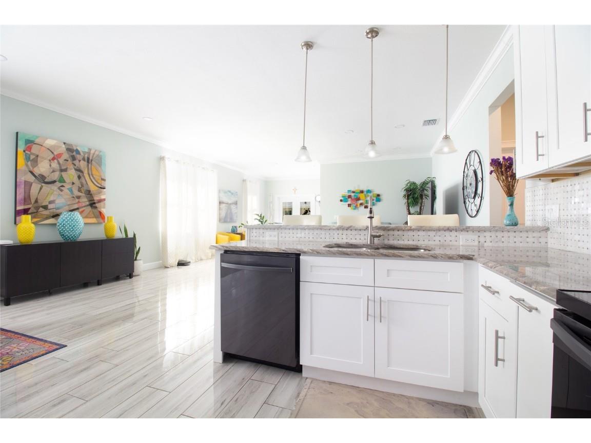 5528 40th Street N Saint Petersburg FL 33714 TB8401070 image7