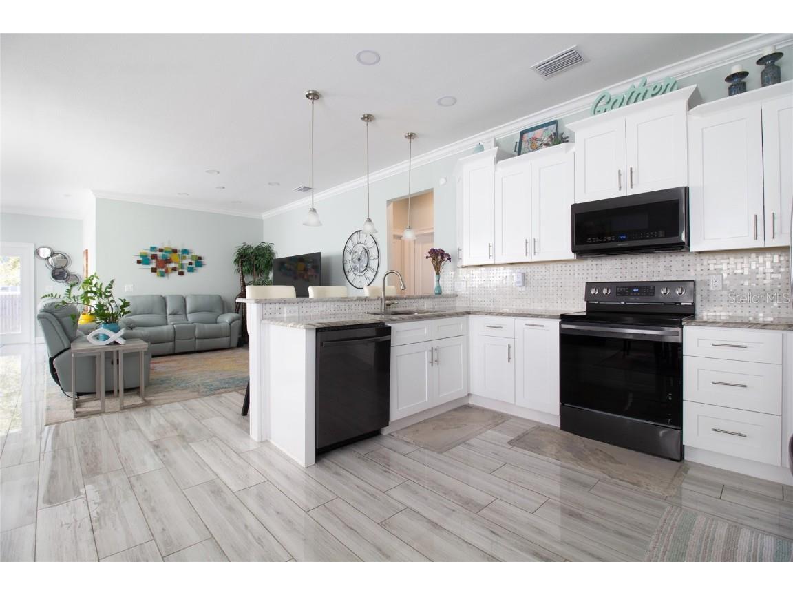 5528 40th Street N Saint Petersburg FL 33714 TB8401070 image9