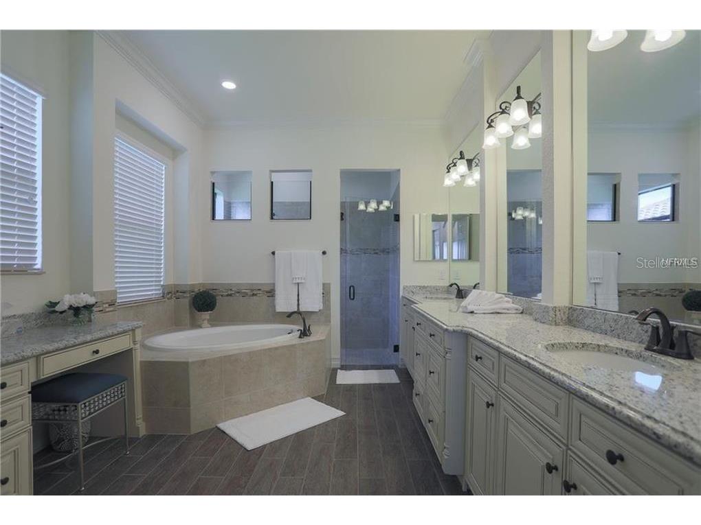 5528 Arnie Loop Lakewood Ranch FL 34211 A4470086 image8