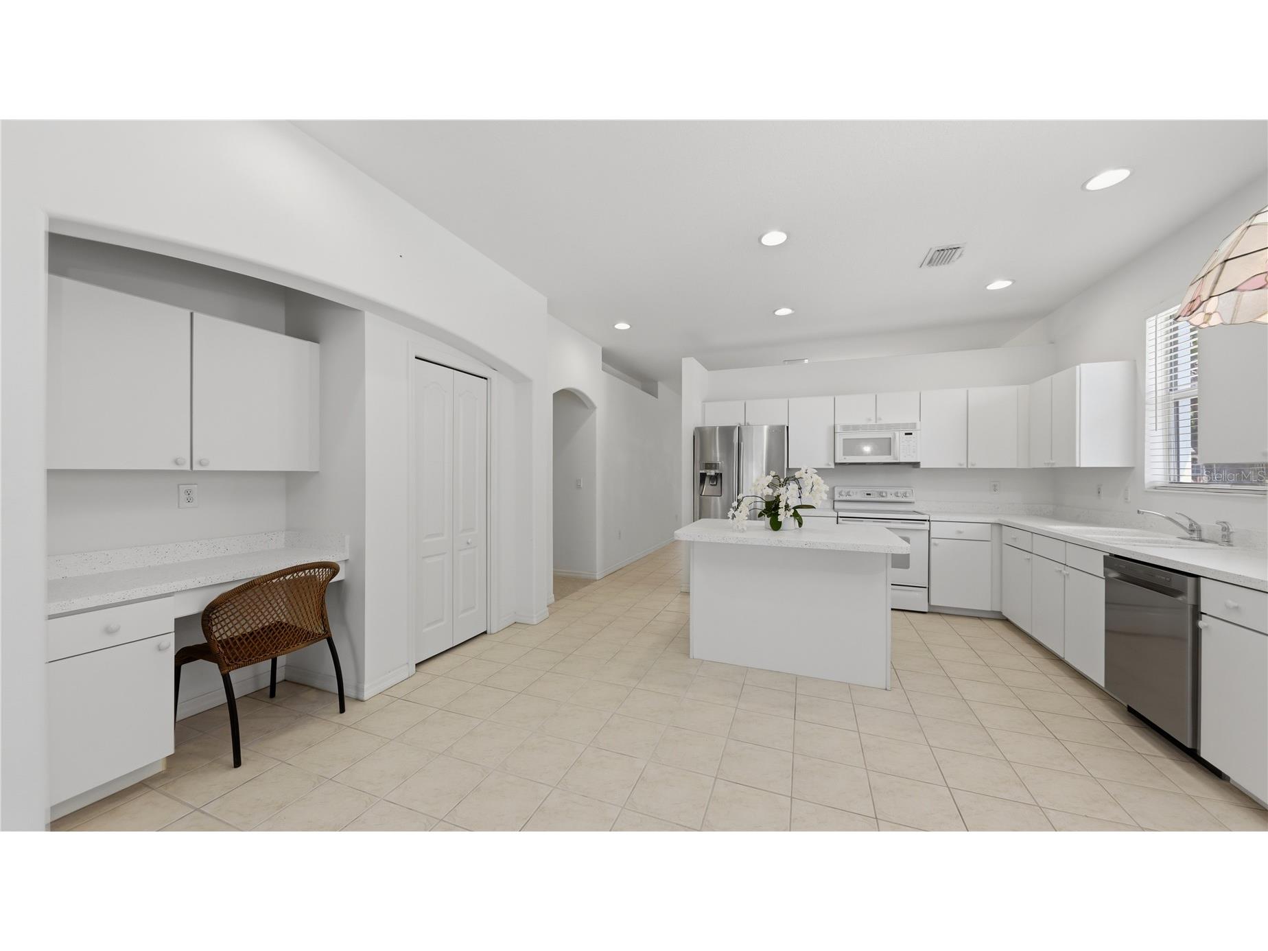 5528 Burnt Branch Circle Sarasota FL 34232 A4687561 image16