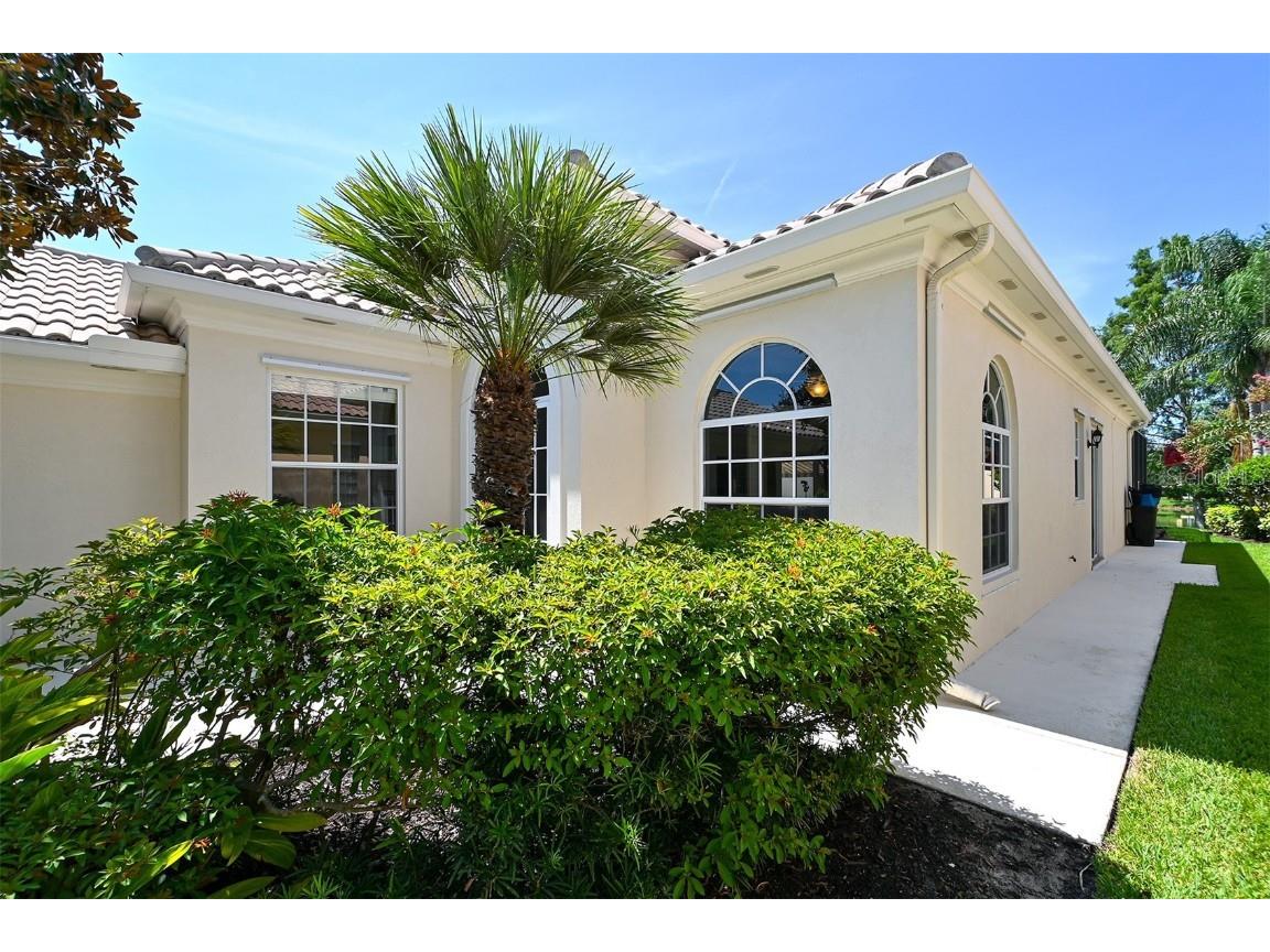 5528 Lucia Place Sarasota FL 34238 A4575185 image1