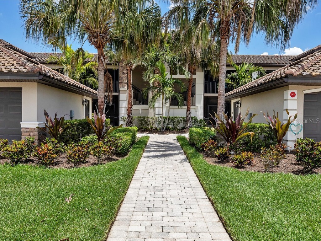 5528 Palmer Circle #106 Bradenton FL 34211 A4570692 image1