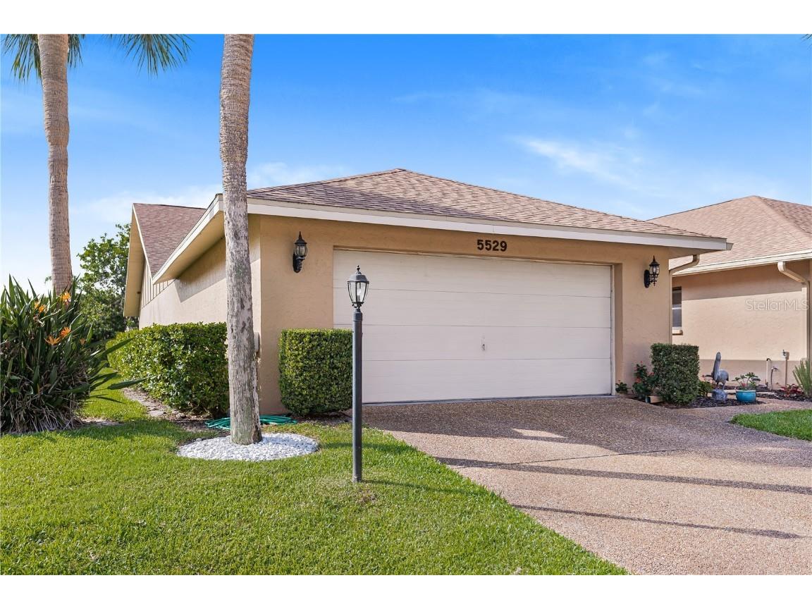 5529 Boulder Boulevard #12 Sarasota FL 34233 A4573196 image1
