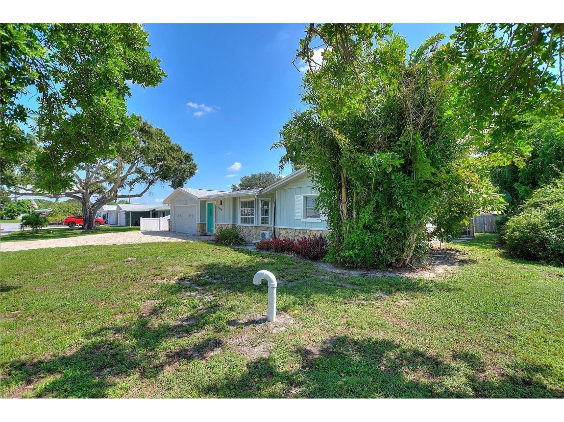 5529 Yorkshire Way Sarasota FL 34231 TB8431380 image2
