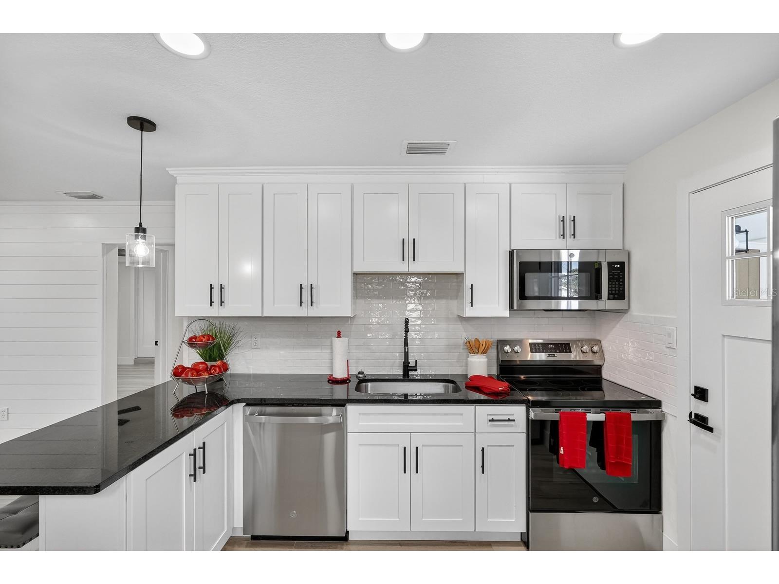 553 Calhoun Street South Daytona FL 32119 V4948303 image2