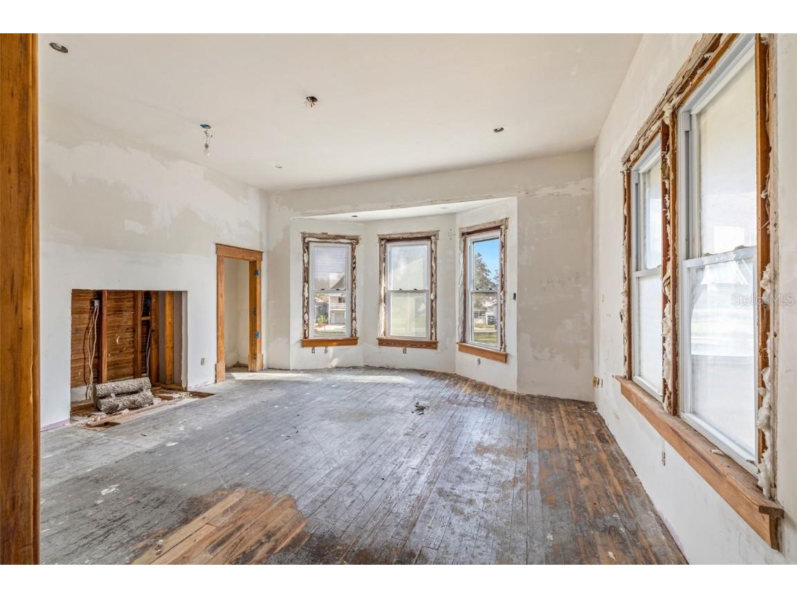 553 Division Street Tarpon Springs FL 34689 U8224317 image10