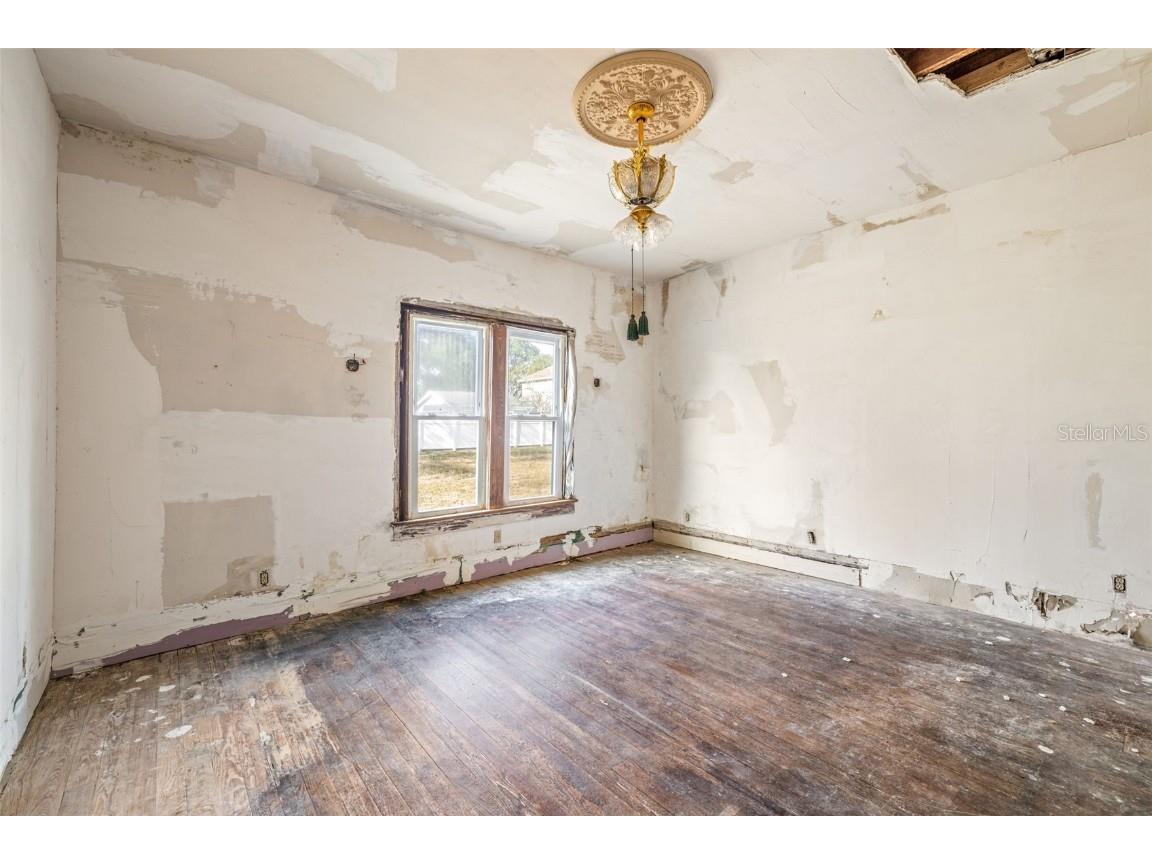 553 Division Street Tarpon Springs FL 34689 U8224317 image12