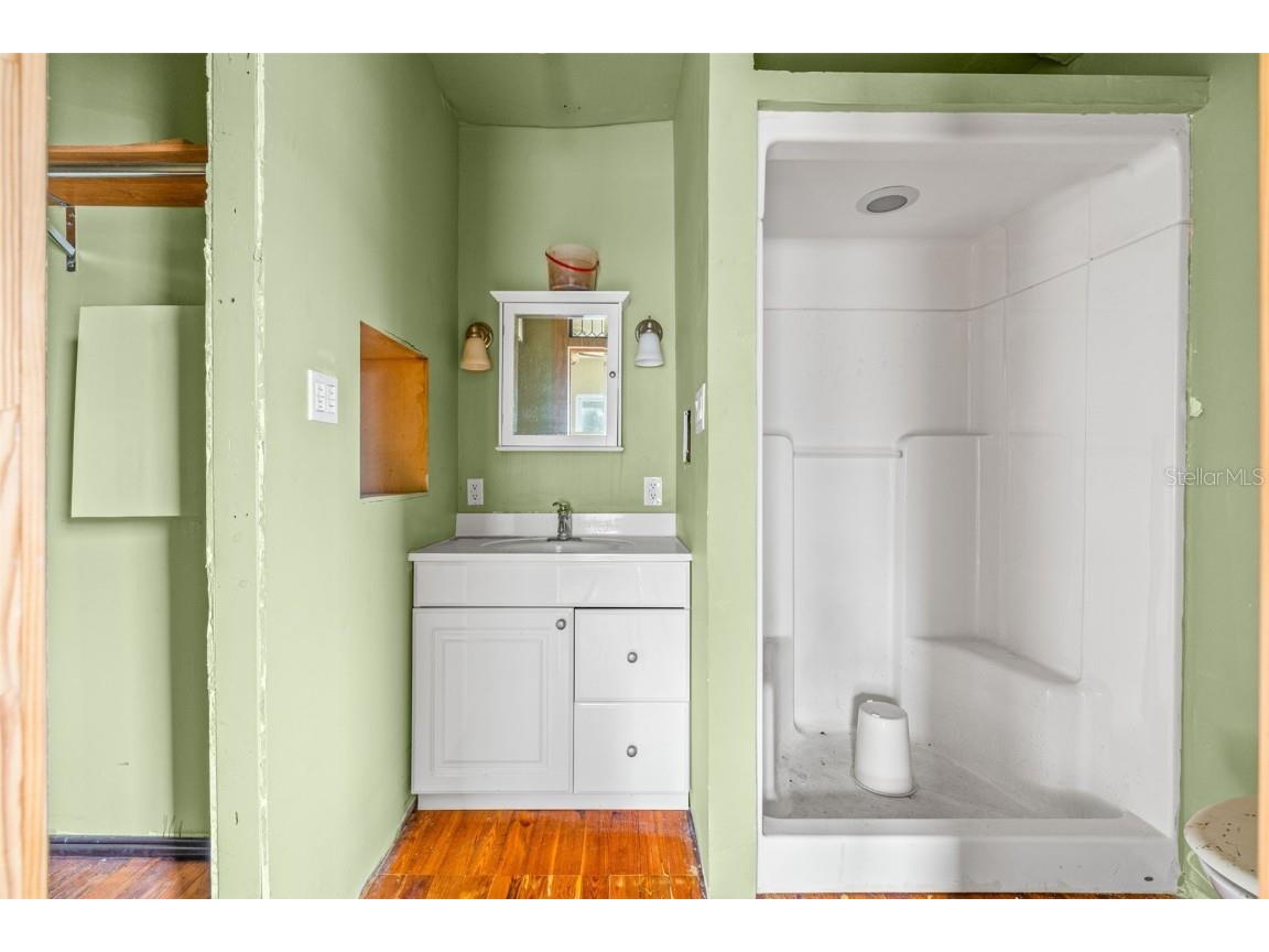 553 Division Street Tarpon Springs FL 34689 U8224317 image20