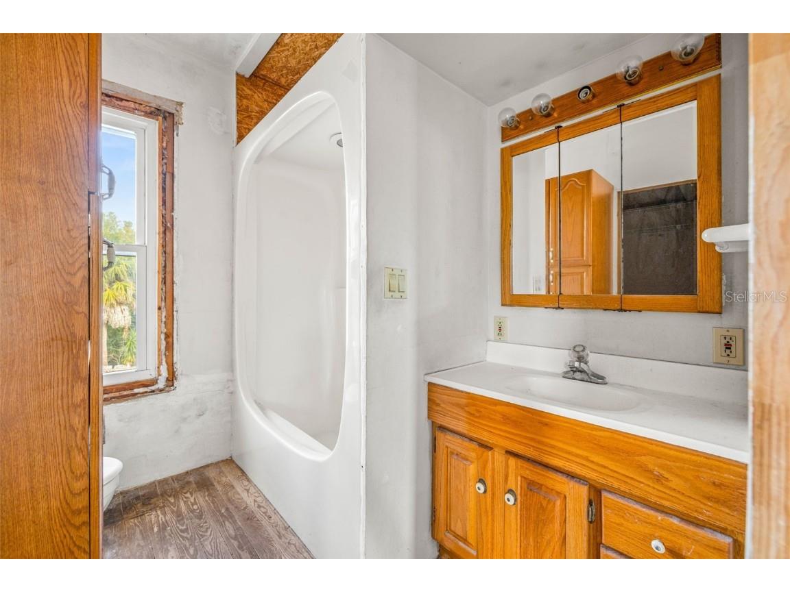 553 Division Street Tarpon Springs FL 34689 U8224317 image22