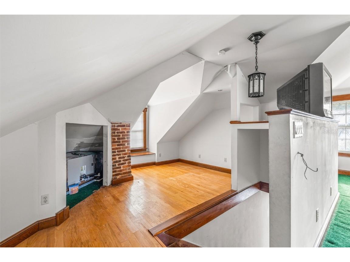 553 Division Street Tarpon Springs FL 34689 U8224317 image25