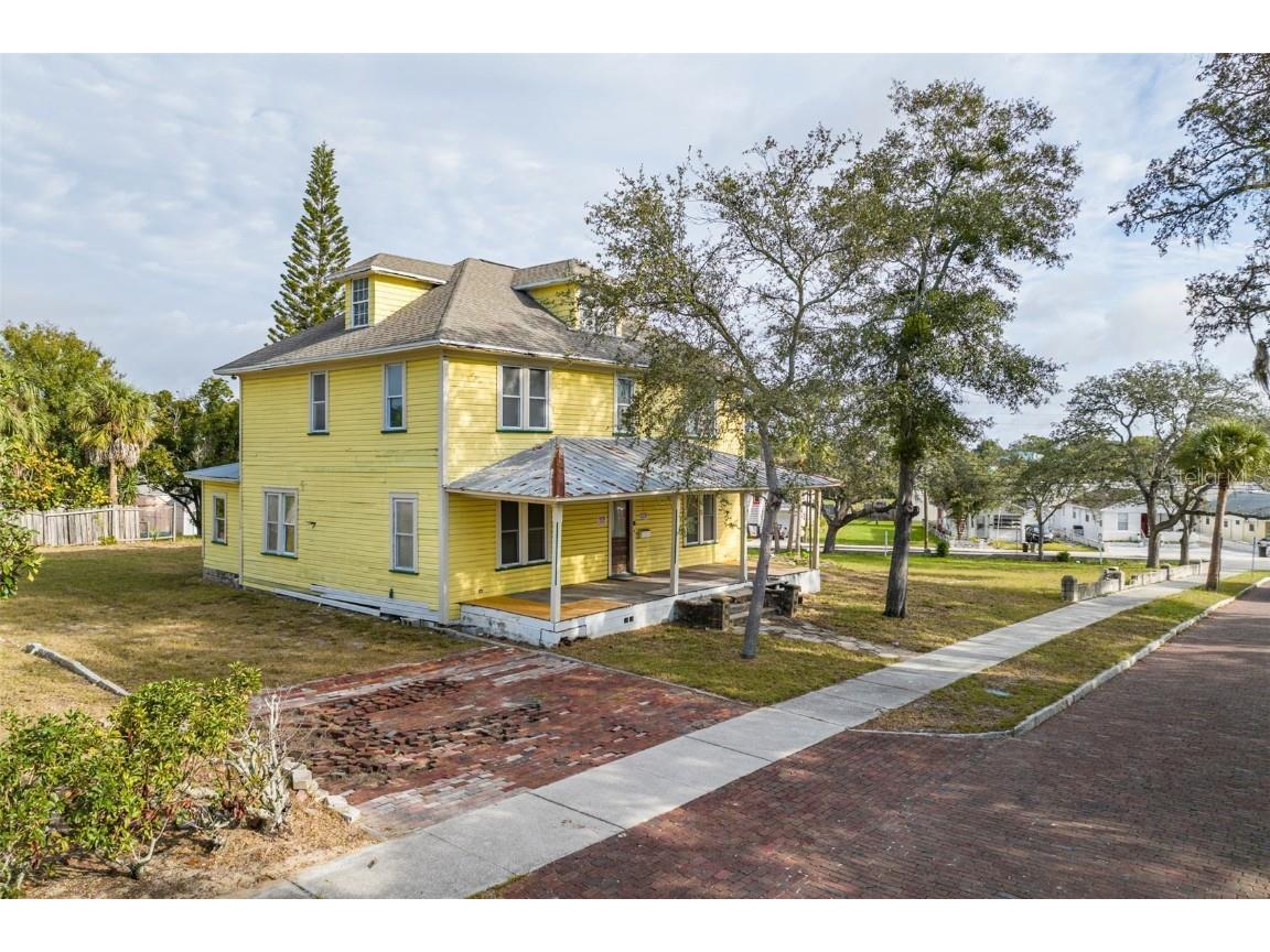 553 Division Street Tarpon Springs FL 34689 U8224317 image30