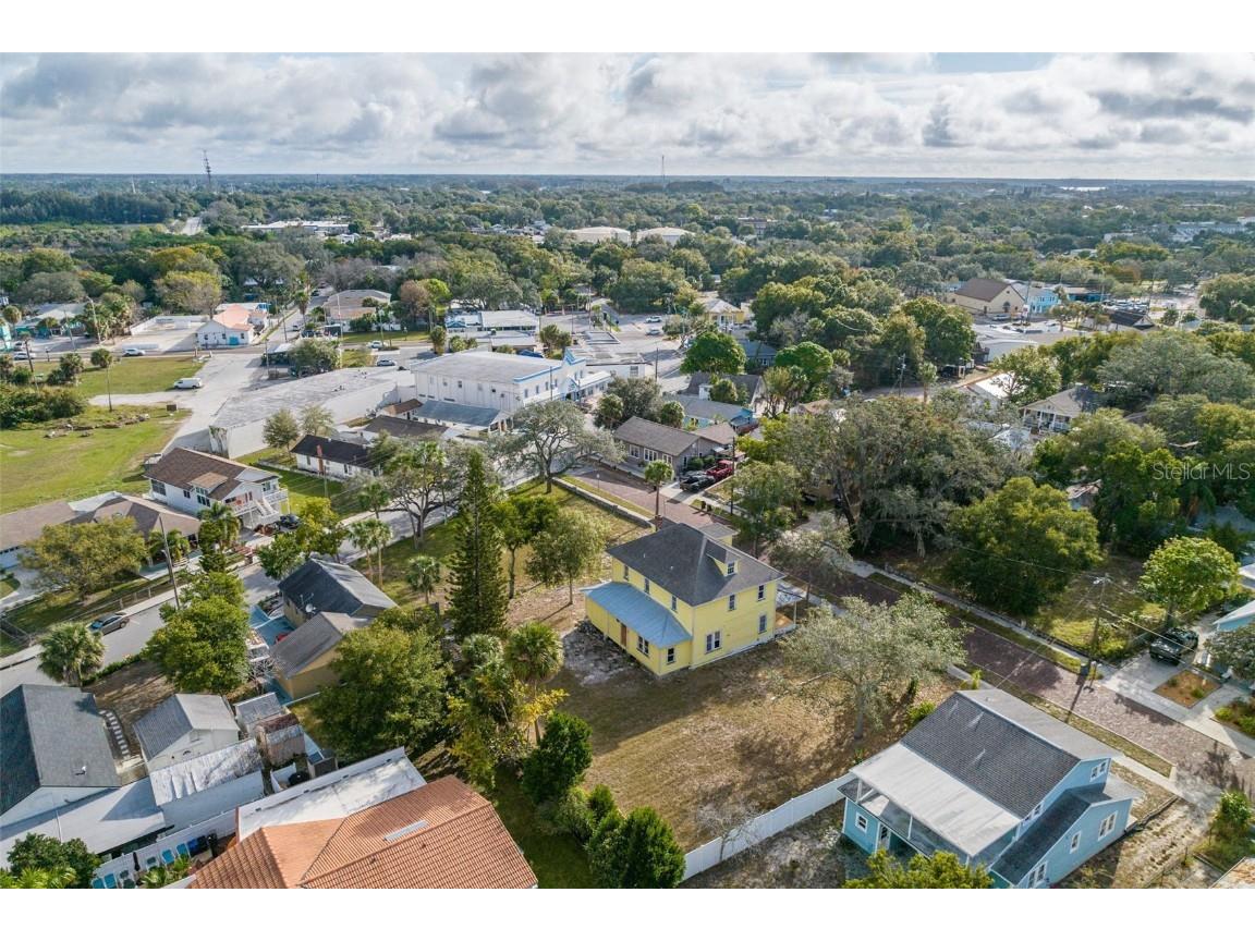 553 Division Street Tarpon Springs FL 34689 U8224317 image32