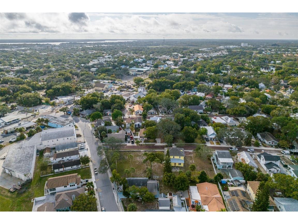 553 Division Street Tarpon Springs FL 34689 U8224317 image34