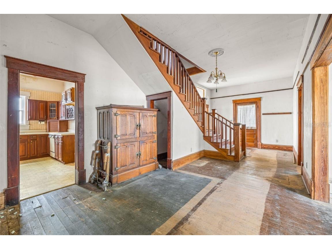 553 Division Street Tarpon Springs FL 34689 U8224317 image9