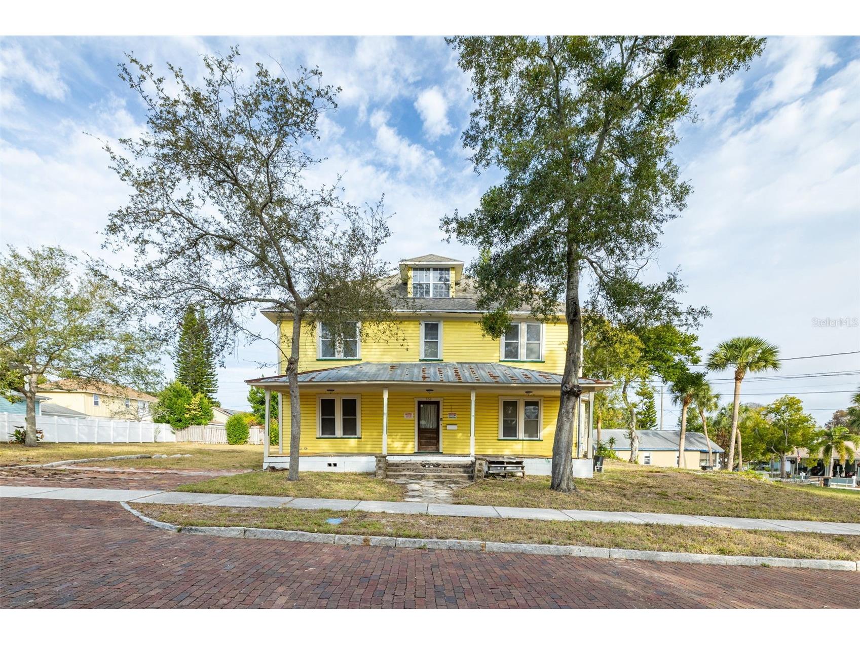 553 Division Street Tarpon Springs FL 34689 U8224317 image1