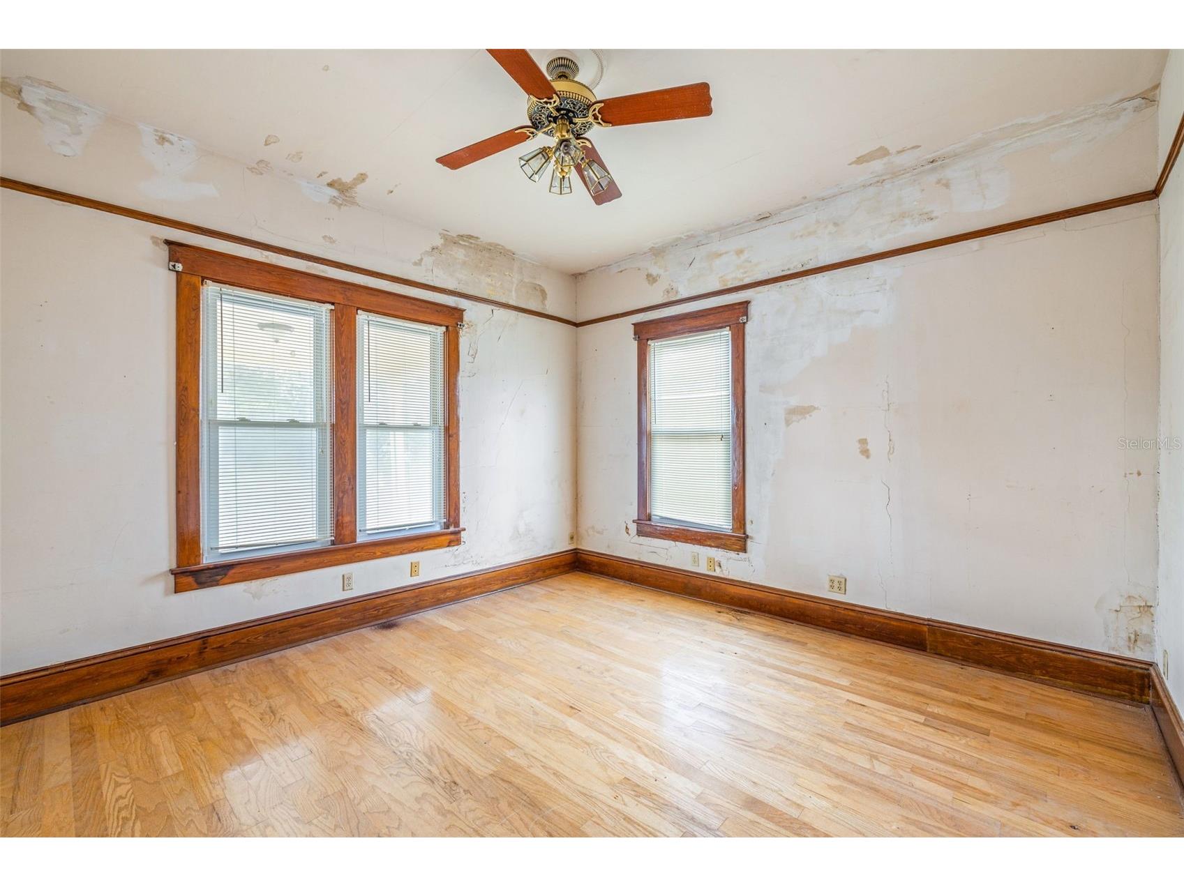 553 Division Street Tarpon Springs FL 34689 U8224317 image11