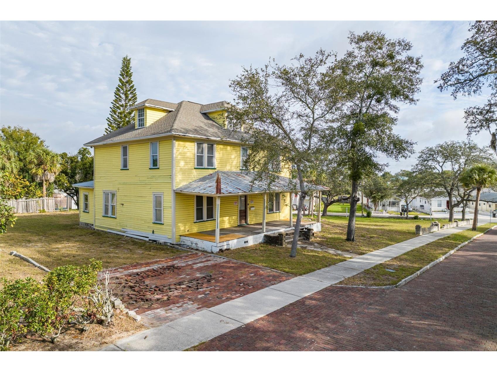 553 Division Street Tarpon Springs FL 34689 U8224317 image30