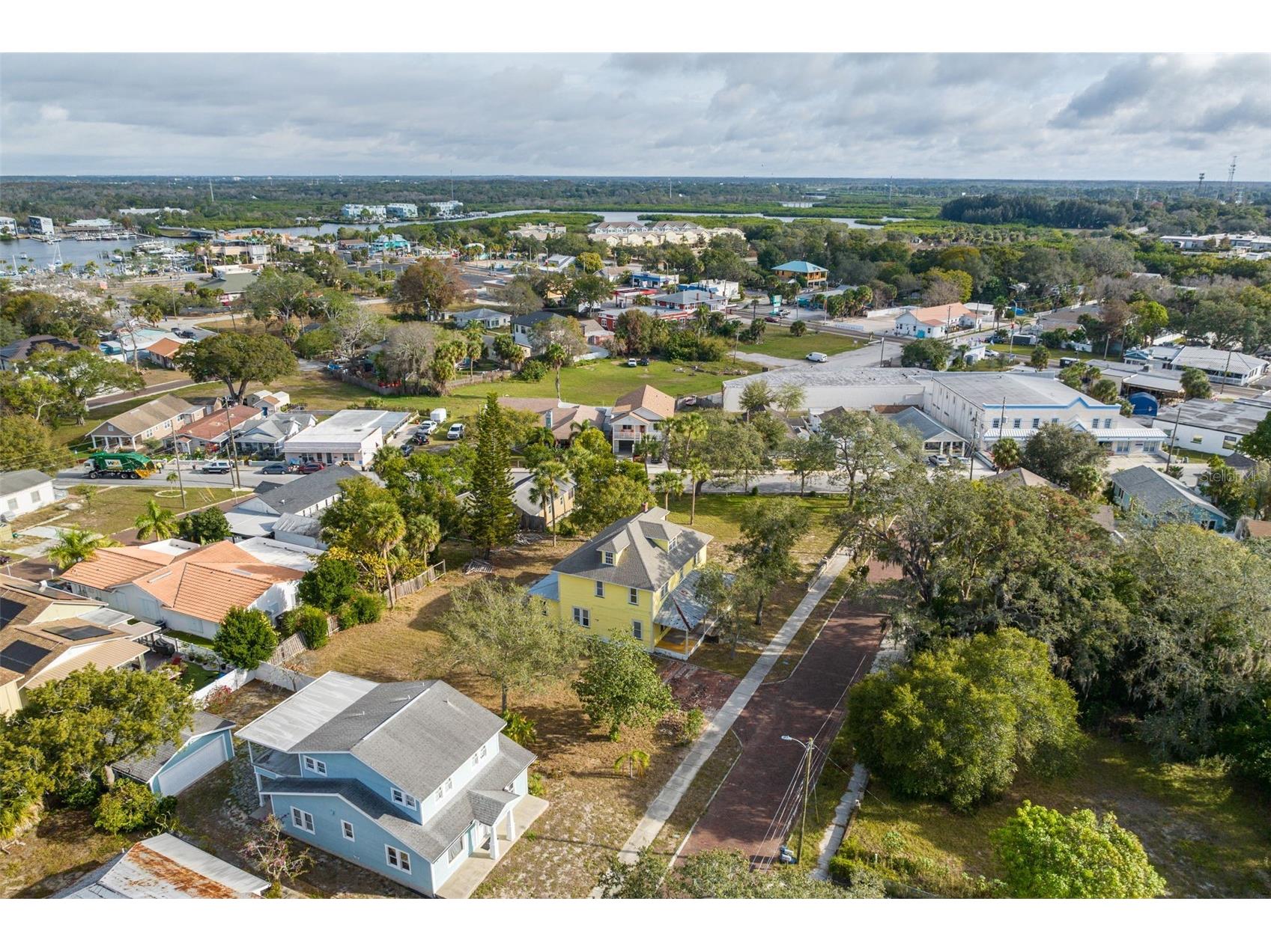 553 Division Street Tarpon Springs FL 34689 U8224317 image31