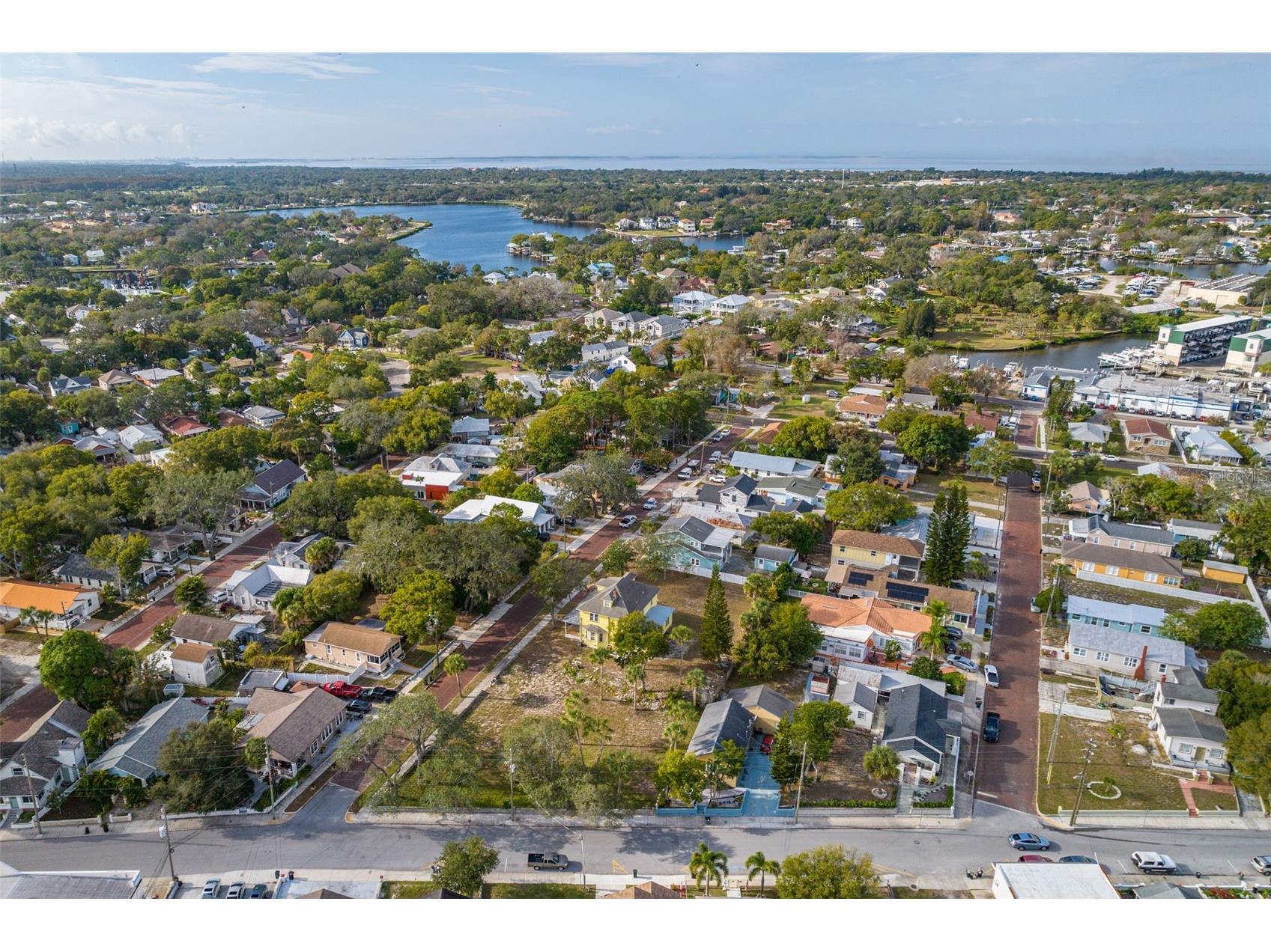 553 Division Street Tarpon Springs FL 34689 U8224317 image35