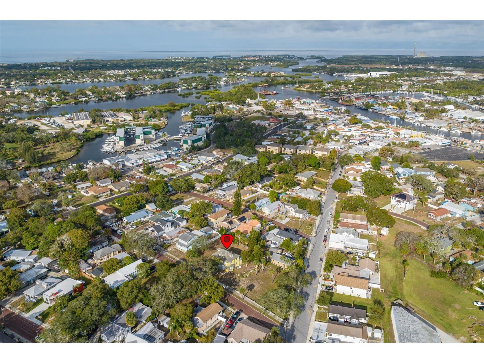 553 Division Street Tarpon Springs FL 34689 U8224317 image37