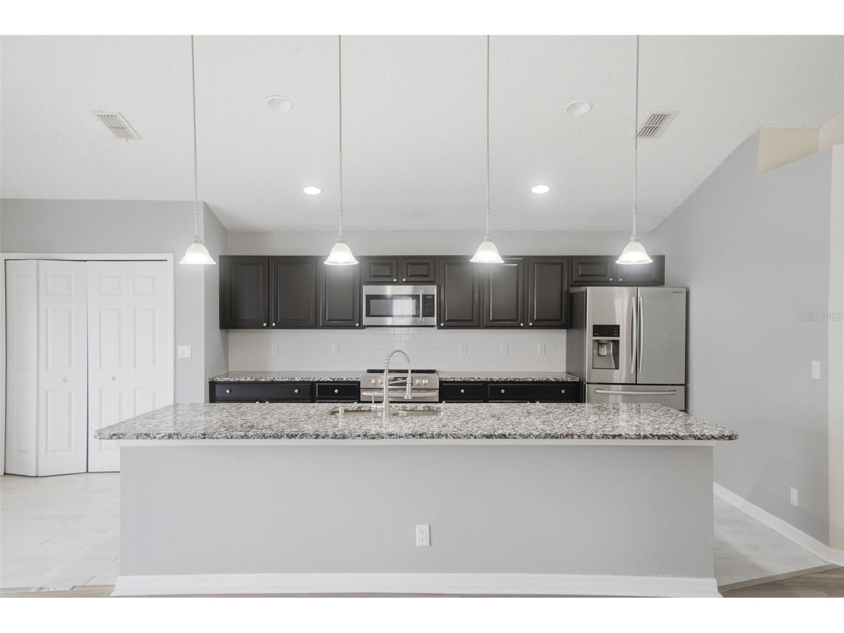 553 Maidenhair Court Orange City FL 32763 V4948795 image5