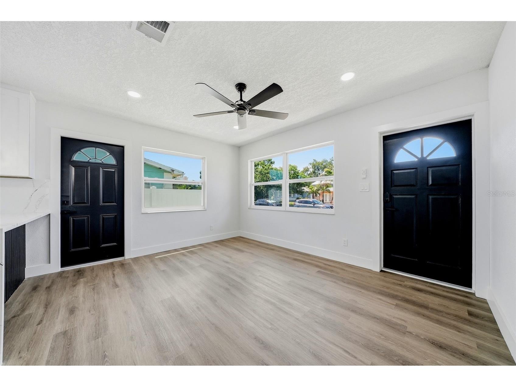 5530 2 Avenue N Saint Petersburg FL 33710 TB8517134 image11