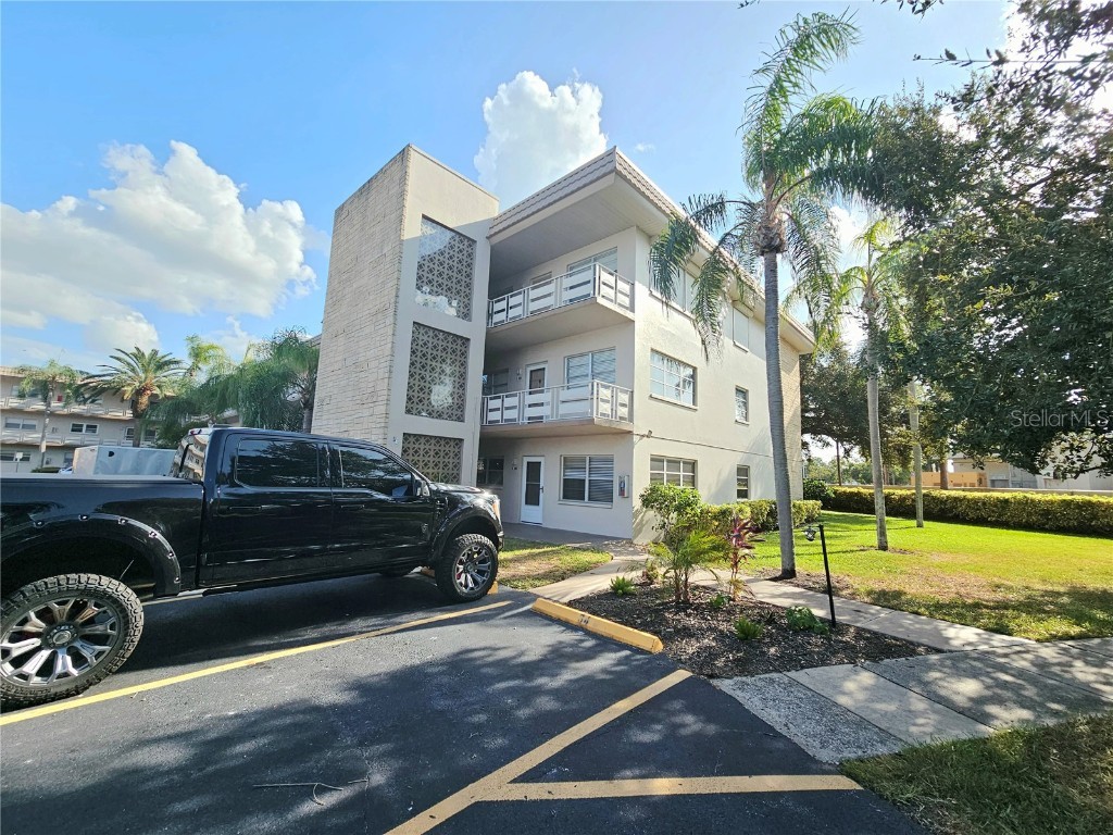 5530 80th Street N #C108 Saint Petersburg FL 33709 U8244286 image1